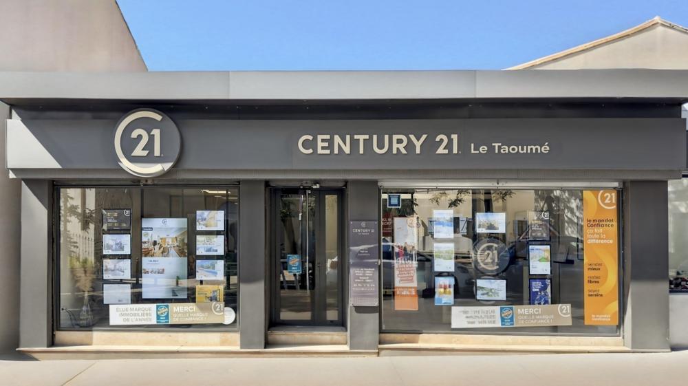 l'équipe de l'agence Le Taoumé