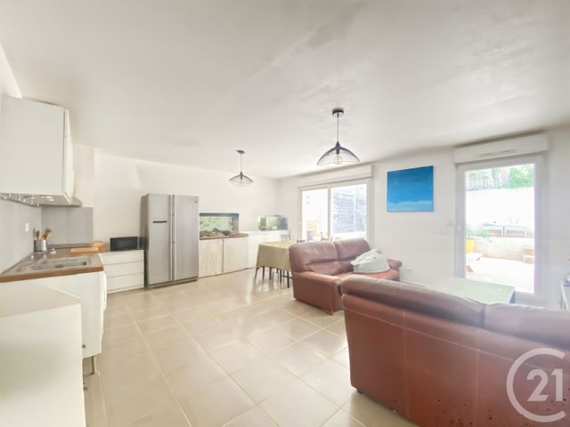 Appartement T3 à vendre - 3 pièces - 60.67 m2 - MARSEILLE - 13011 - PROVENCE-ALPES-COTE-D-AZUR - Century 21 Le Taoumé