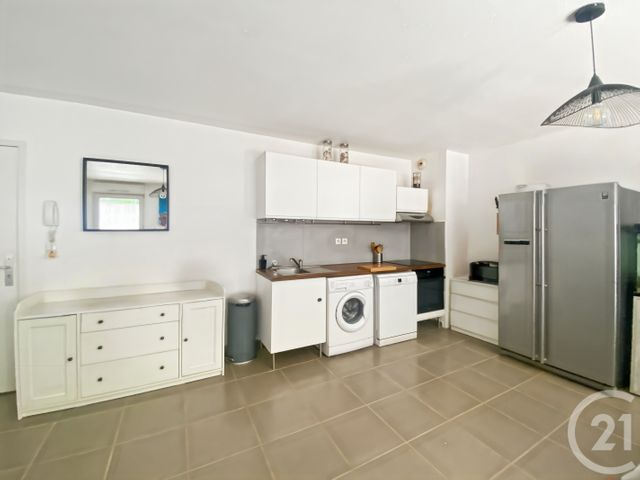 Appartement T3 à vendre - 3 pièces - 60.67 m2 - MARSEILLE - 13011 - PROVENCE-ALPES-COTE-D-AZUR - Century 21 Le Taoumé