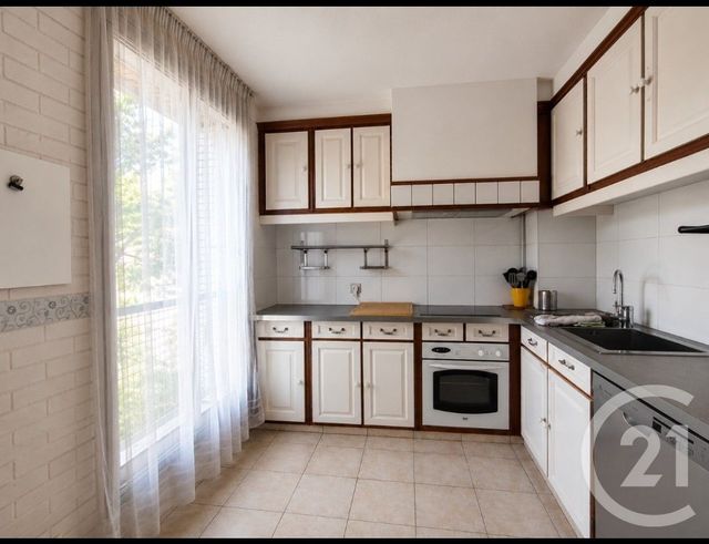 Appartement T4 à louer - 4 pièces - 66.7 m2 - MARSEILLE - 13012 - PROVENCE-ALPES-COTE-D-AZUR - Century 21 Le Taoumé