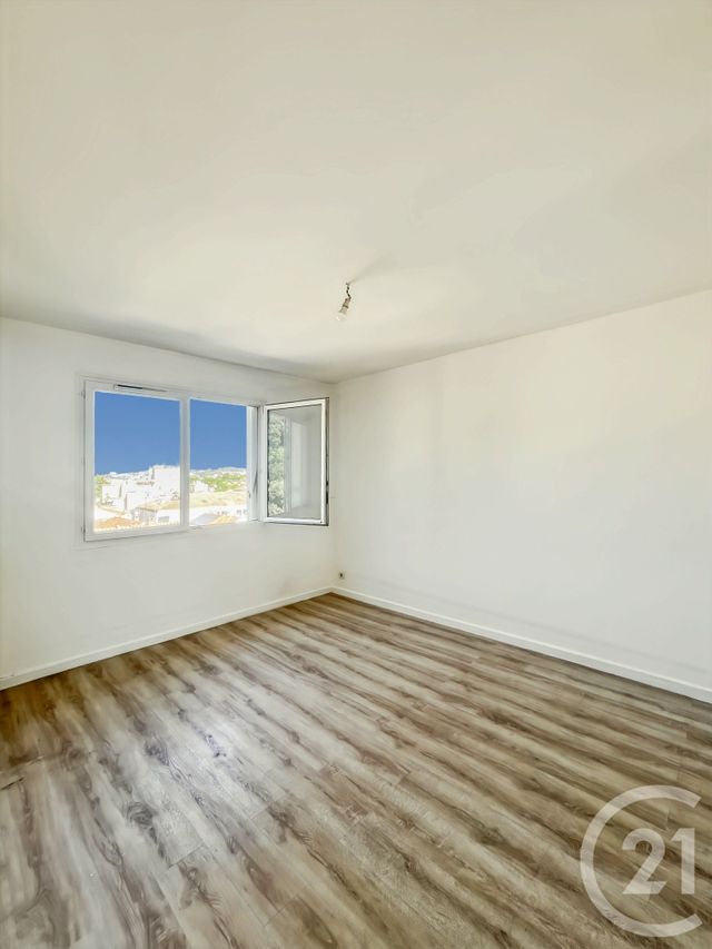 Appartement T3 à vendre - 3 pièces - 61.1 m2 - MARSEILLE - 13011 - PROVENCE-ALPES-COTE-D-AZUR - Century 21 Le Taoumé