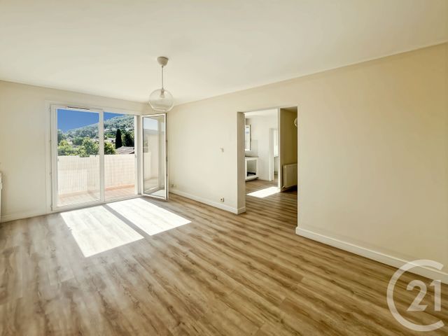 Appartement T3 à vendre - 3 pièces - 61.1 m2 - MARSEILLE - 13011 - PROVENCE-ALPES-COTE-D-AZUR - Century 21 Le Taoumé