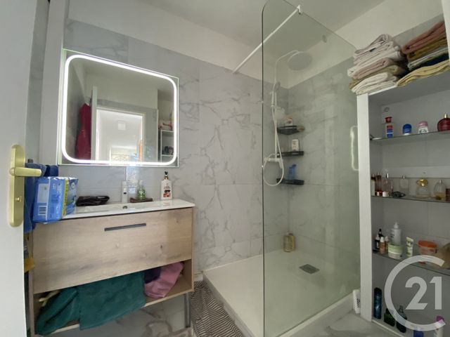 Appartement T4 à vendre - 4 pièces - 75.0 m2 - MARSEILLE - 13010 - PROVENCE-ALPES-COTE-D-AZUR - Century 21 Le Taoumé