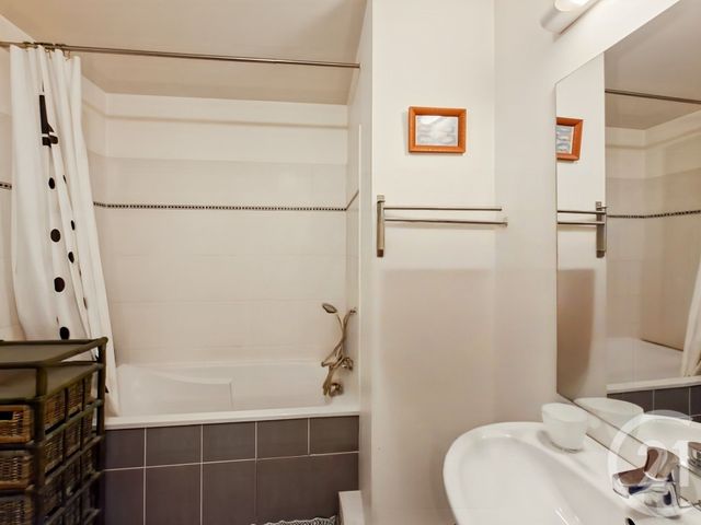 Appartement T2 à vendre - 2 pièces - 39.4 m2 - MARSEILLE - 13010 - PROVENCE-ALPES-COTE-D-AZUR - Century 21 Le Taoumé