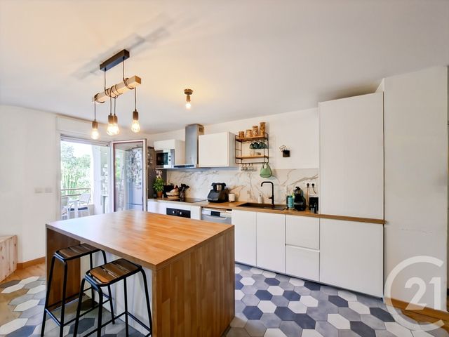 Appartement T3 à vendre - 3 pièces - 69.82 m2 - MARSEILLE - 13012 - PROVENCE-ALPES-COTE-D-AZUR - Century 21 Le Taoumé