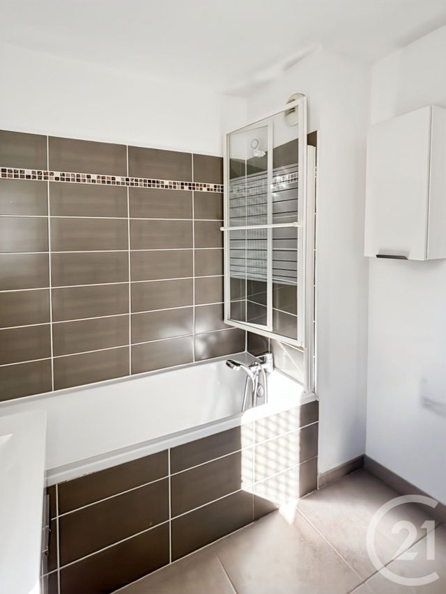 Appartement T3 à vendre - 3 pièces - 54.36 m2 - MARSEILLE - 13011 - PROVENCE-ALPES-COTE-D-AZUR - Century 21 Le Taoumé