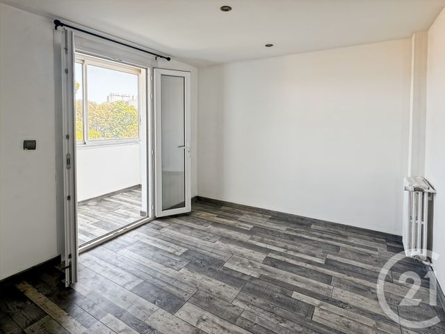 Appartement T3 à vendre - 3 pièces - 54.66 m2 - MARSEILLE - 13011 - PROVENCE-ALPES-COTE-D-AZUR - Century 21 Le Taoumé