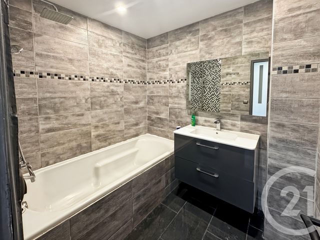 Appartement T3 à vendre - 3 pièces - 54.66 m2 - MARSEILLE - 13011 - PROVENCE-ALPES-COTE-D-AZUR - Century 21 Le Taoumé