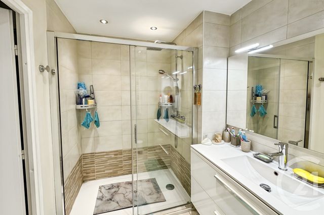 Appartement T3 à vendre - 3 pièces - 83.36 m2 - MARSEILLE - 13011 - PROVENCE-ALPES-COTE-D-AZUR - Century 21 Le Taoumé