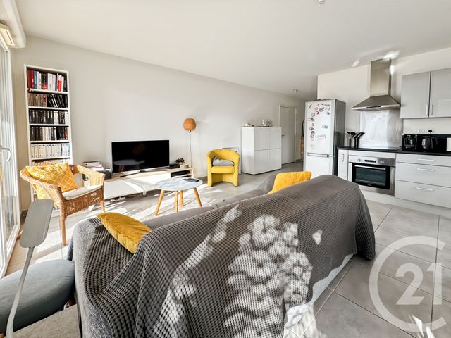 Appartement T3 à vendre - 3 pièces - 64.2 m2 - MARSEILLE - 13011 - PROVENCE-ALPES-COTE-D-AZUR - Century 21 Le Taoumé