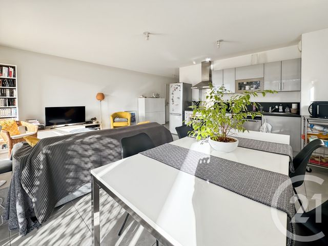 Appartement T3 à vendre - 3 pièces - 64.2 m2 - MARSEILLE - 13011 - PROVENCE-ALPES-COTE-D-AZUR - Century 21 Le Taoumé