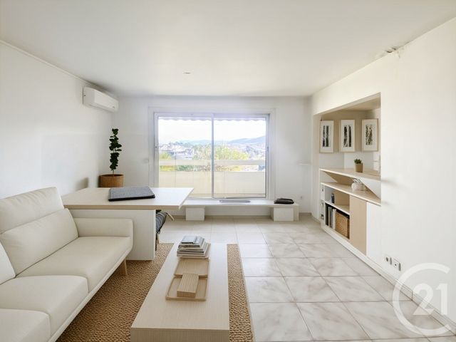 Appartement T4 à vendre - 4 pièces - 79.19 m2 - MARSEILLE - 13011 - PROVENCE-ALPES-COTE-D-AZUR - Century 21 Le Taoumé