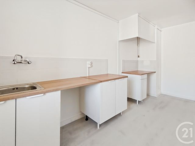 Appartement T3 à vendre - 3 pièces - 56.81 m2 - MARSEILLE - 13011 - PROVENCE-ALPES-COTE-D-AZUR - Century 21 Le Taoumé