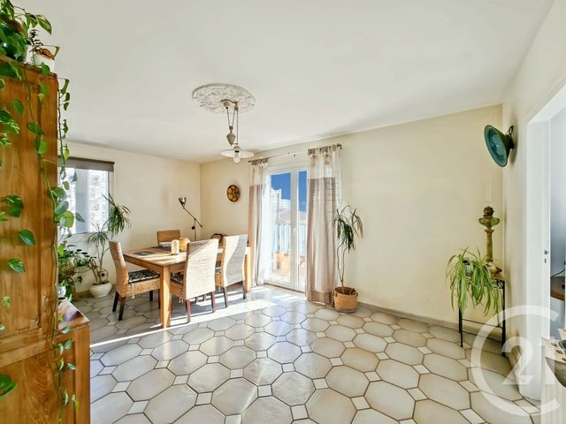 Appartement T4 à vendre - 4 pièces - 69.1 m2 - MARSEILLE - 13012 - PROVENCE-ALPES-COTE-D-AZUR - Century 21 Le Taoumé