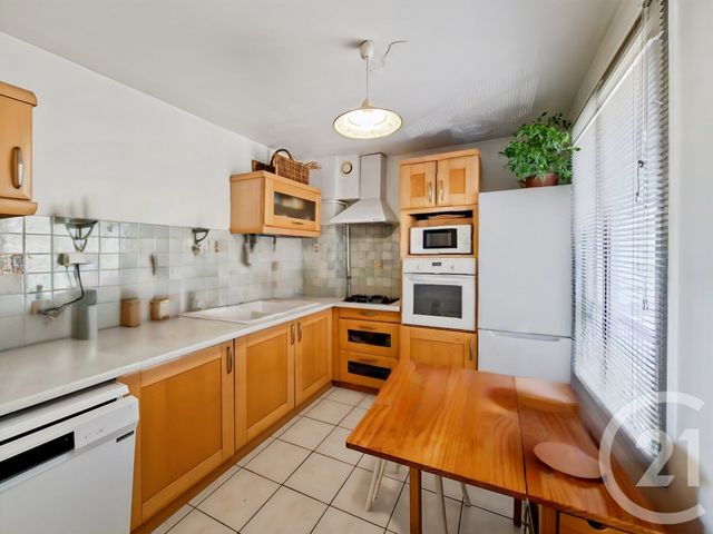 Appartement T4 à vendre - 4 pièces - 69.1 m2 - MARSEILLE - 13012 - PROVENCE-ALPES-COTE-D-AZUR - Century 21 Le Taoumé