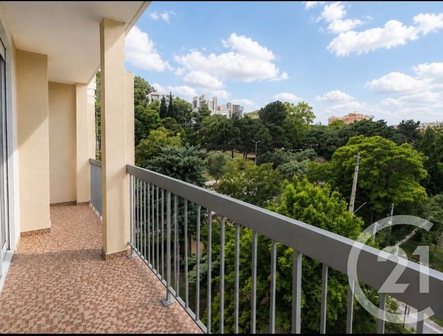 Appartement T4 à vendre - 4 pièces - 74.65 m2 - MARSEILLE - 13010 - PROVENCE-ALPES-COTE-D-AZUR - Century 21 Le Taoumé
