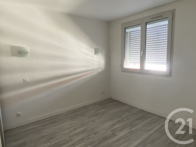 Appartement T3 à louer - 3 pièces - 70.0 m2 - MARSEILLE - 13008 - PROVENCE-ALPES-COTE-D-AZUR - Century 21 Le Taoumé