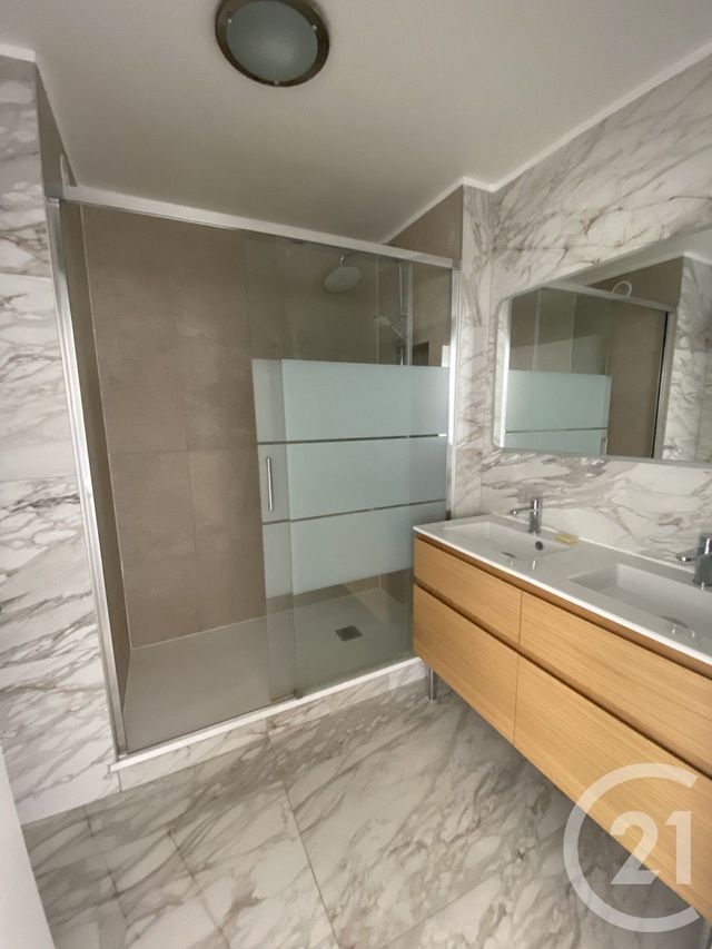 Appartement T3 à louer - 3 pièces - 70.0 m2 - MARSEILLE - 13008 - PROVENCE-ALPES-COTE-D-AZUR - Century 21 Le Taoumé