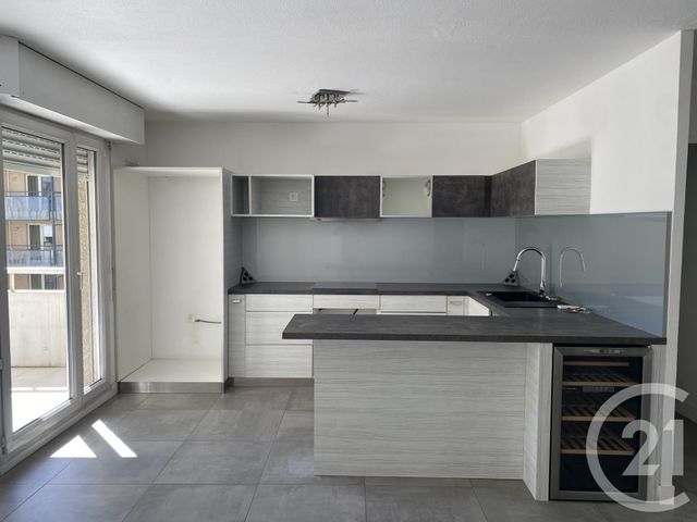 Appartement T3 à louer - 3 pièces - 70.0 m2 - MARSEILLE - 13008 - PROVENCE-ALPES-COTE-D-AZUR - Century 21 Le Taoumé